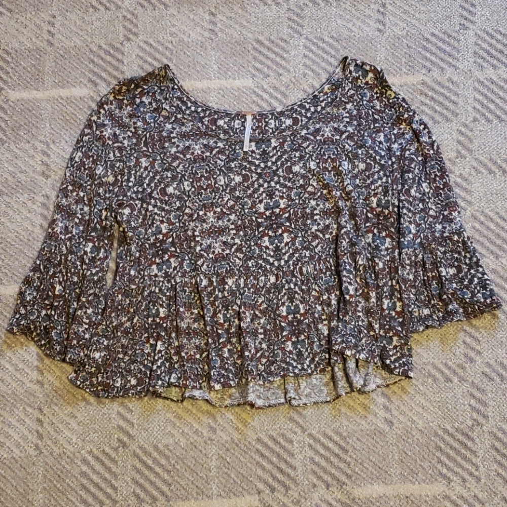 Free People Floral flowy crop top blouse